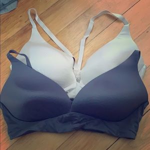 2 Victoria’s Secret Wireless Lounge  Bras 36D